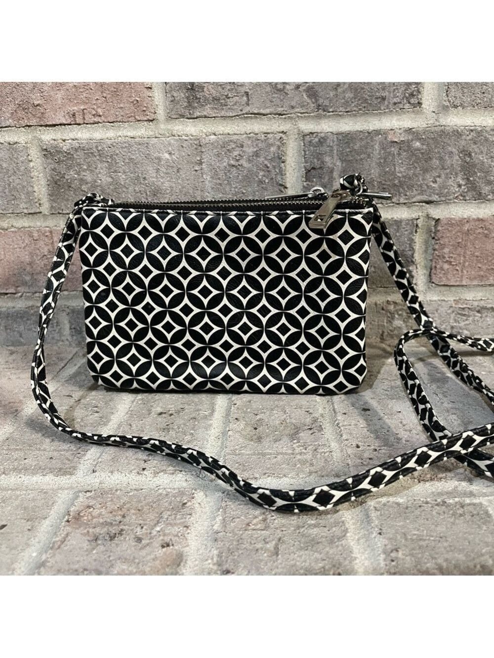 CROSSBODY
